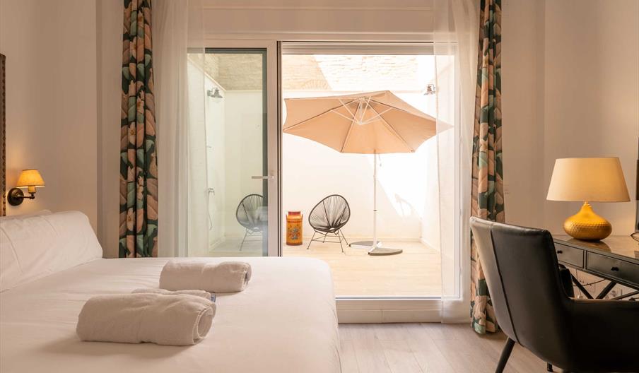 Apartamento con patio privado