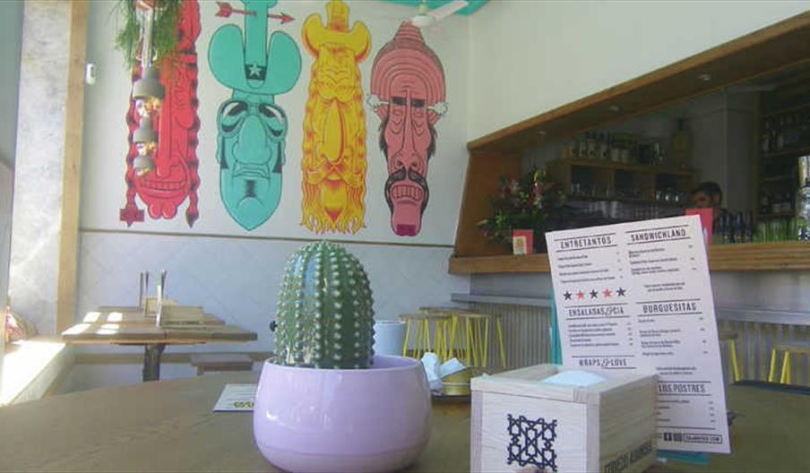 Interior Restaurante Saja River