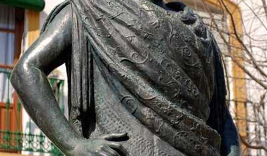 La Niña de los Peines