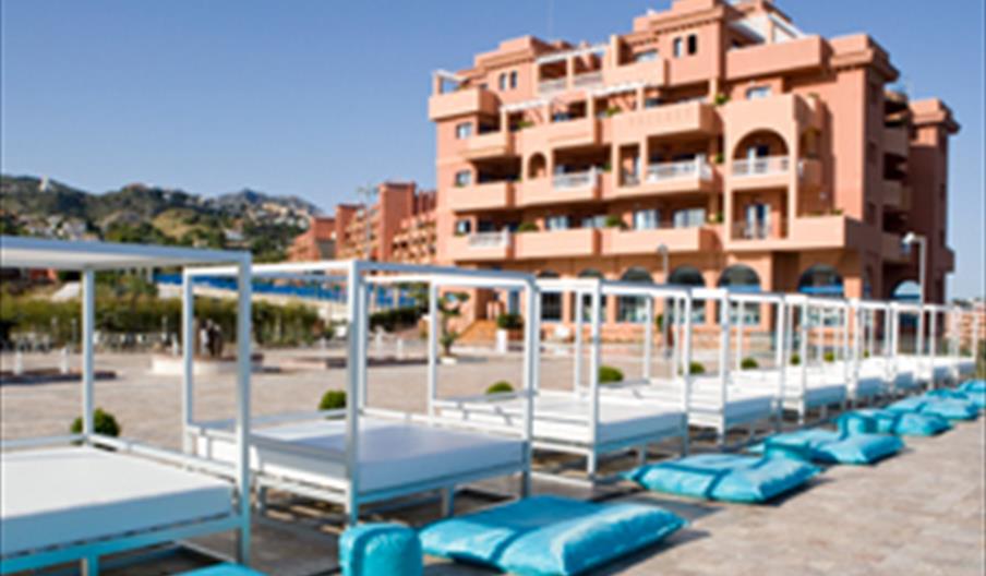 Hotel Holiday Word Hidros