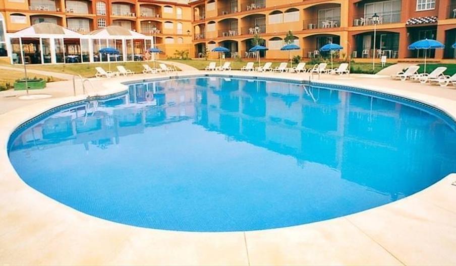 Apartamentos Leo Islamar