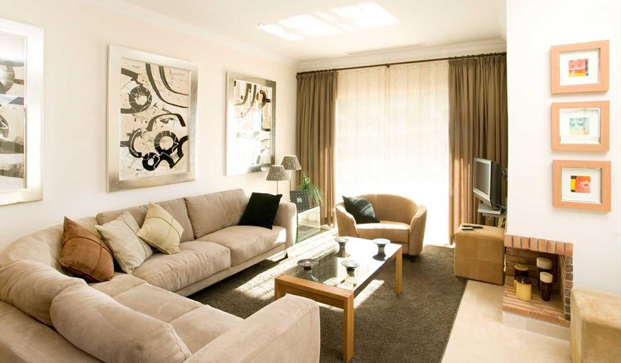 Amplio espacio interior adosado