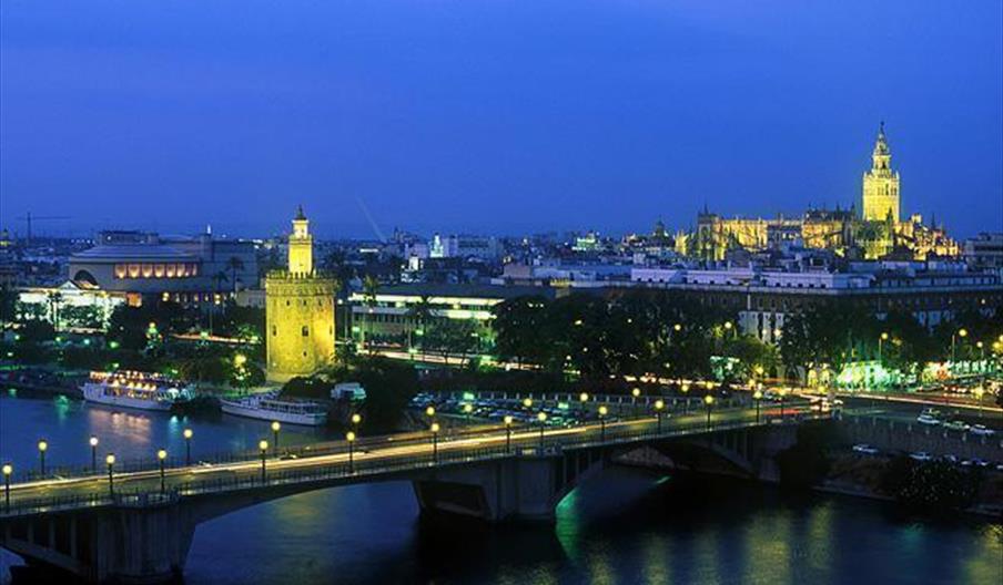 Torre del Oro - Museo Naval