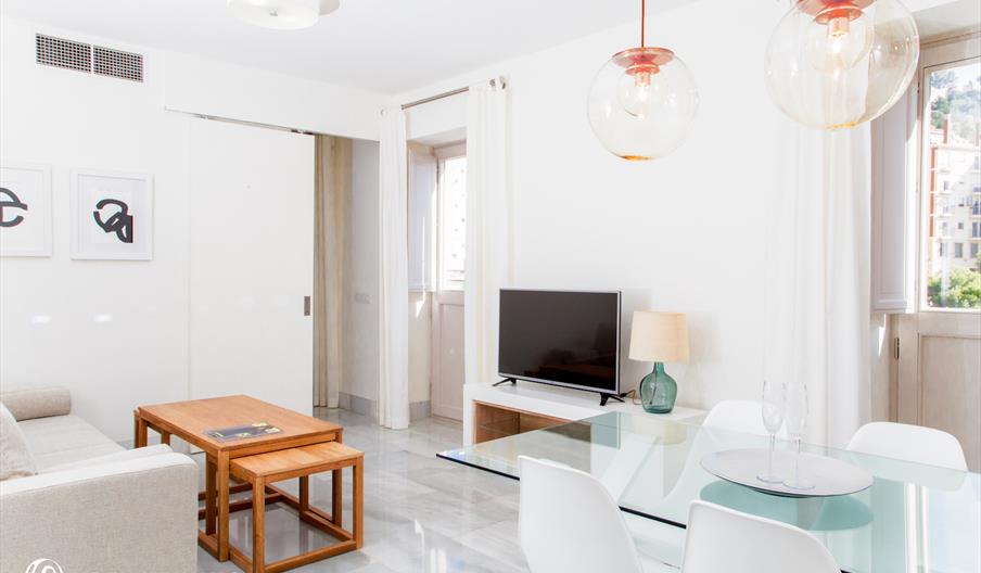 Apartamentos UrbanLiving Alcazabilla