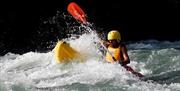 Kayak en aguas bravas